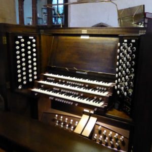 Organ console